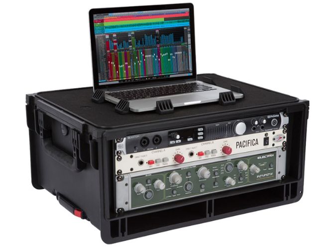 Hovedbilde SKB 4U Studio Flyer Rackkoffert