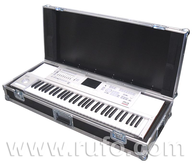 Korg M3 61 tang. - Flightcase