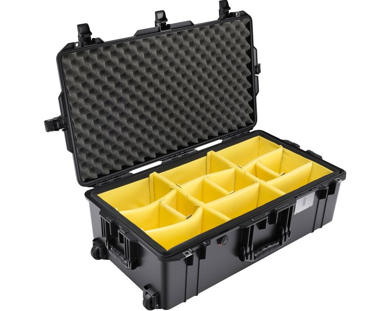 Peli 1615 Air Case m/skillevegger & hjul